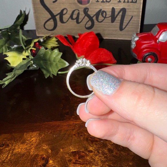 10k silver diamond ring, size 6.5 - Picture 2 of 4
